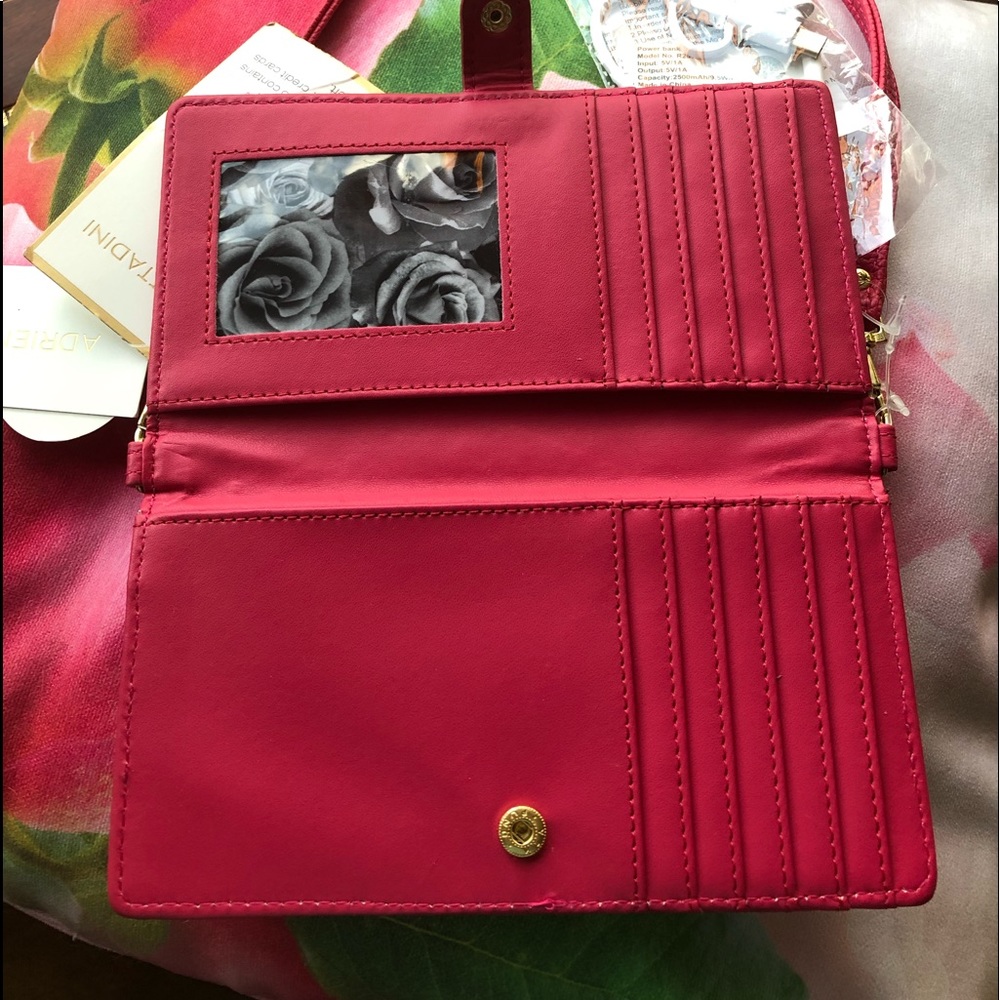 CHARGER/WALLET!  ADRIENNE VITTANDI - Picture 2 of 6
